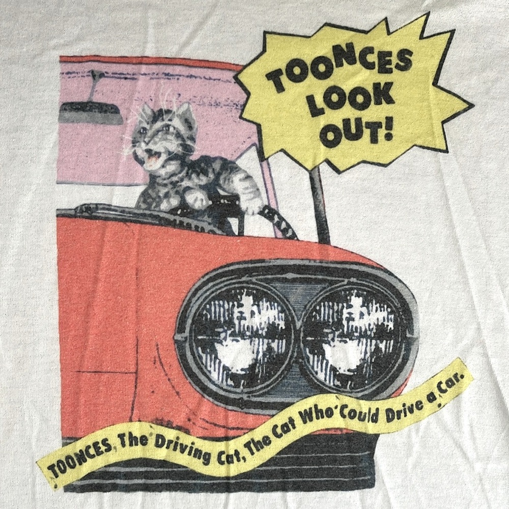 Toonces the driving cat! The cat who could drive a car. XL unisex.